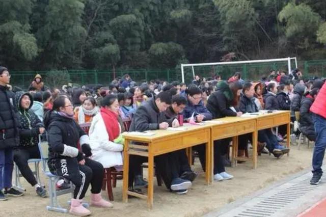 安徽小伙，清华毕业，放弃500万年薪，辞职做网红，获六千万投资