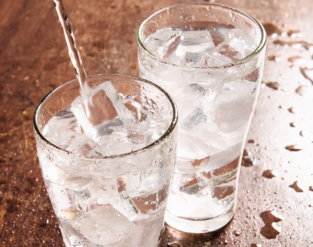 晨起后喝一杯温水，能带来哪些好处？