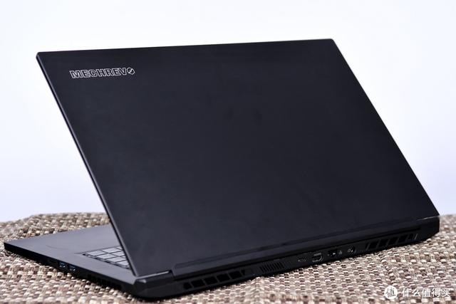 20mm + 2.2kg + RTX3070！机械革命Umi Plus设计师本评测