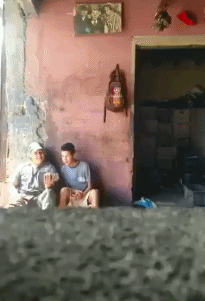 爆笑的动态图片GIF：恐高症患者看完都尿了