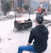 搞笑GIF图：垂涎三尺的表达方式异于常人