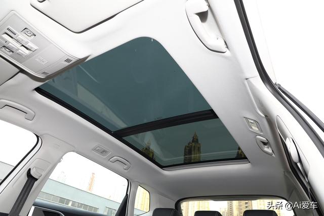 大众家长续航快充家用SUV，低价高配高质量都养得起，实拍途岳EV