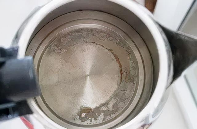 多次煮沸的开水，喝再多也不致癌，你已被踢出“相亲相爱一家人”