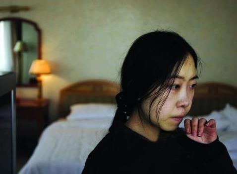 14年过去了，那个为追星逼父跳海的杨丽娟，如今过得怎样？