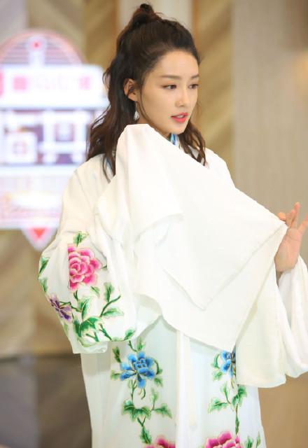 李沁昆曲扮相(李沁昆曲扮相颜霸)-中纳网