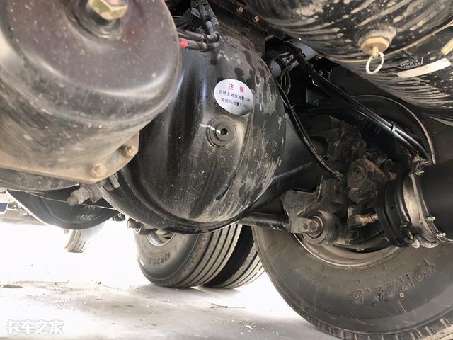 运砂石的货车