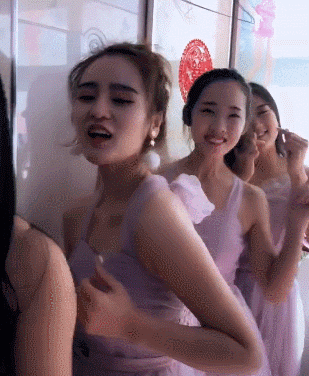 好看内涵的美女GIF动图：有没有想要做伴郎的？