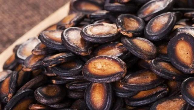 古今中外嗑瓜子都“上瘾”，原来是有科学依据的