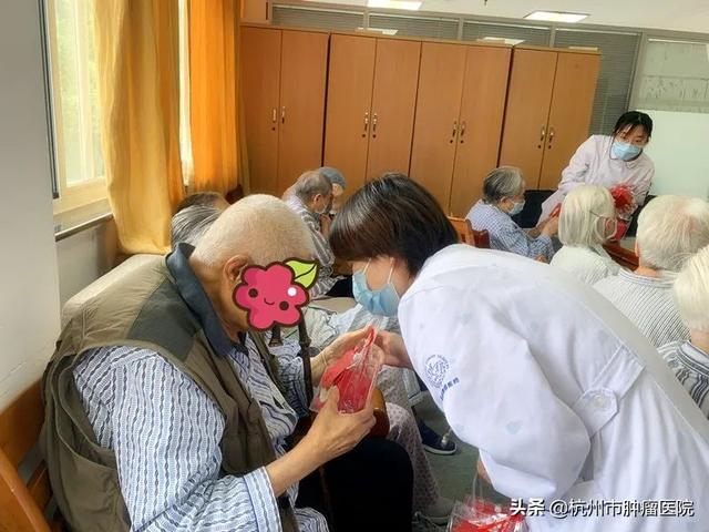 月光所照，皆是故鄉~這個中秋，定格病房里的小歡喜