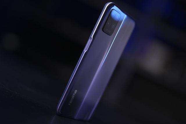 realme真我V11s上手体验：越级续航+千元5G