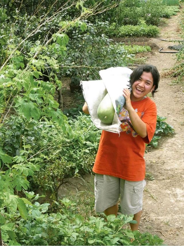 老梁談移民澳洲她知名女編輯辭職進深山一住女子裸居山洞長達6年