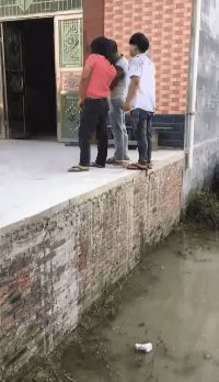 搞笑幽默的GIF图：我说我千杯不醉，可他们不信啊！