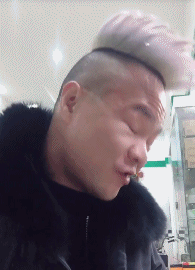爆笑的GIF动图：女士们先生们，请你跟我一起来