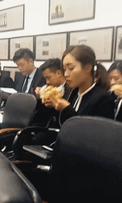 好身材的美女动图GIF：妹纸身材也是逆天了