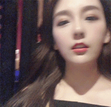 内涵美女的动态图GIF：对会嘟嘴的女生没有抵抗力，关键还是要长得好看