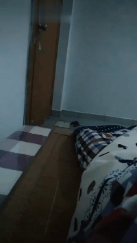 很搞笑的动态GIF图片：奶奶带大的孩子，就是不一样！