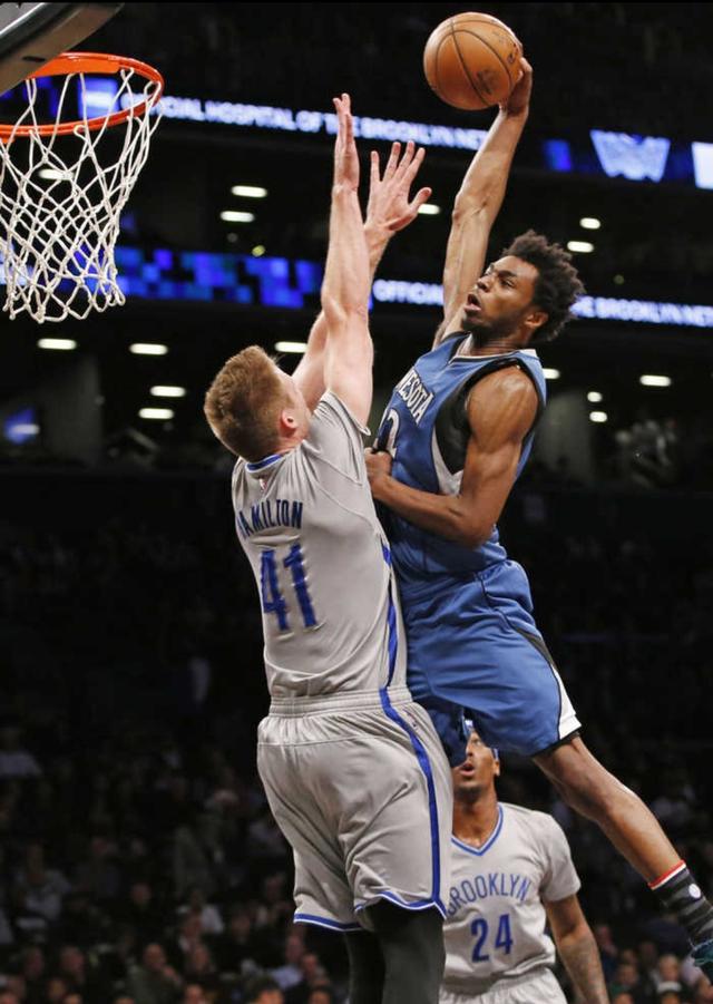 篮球小前锋怎么打（小前锋的位置和打法简介）