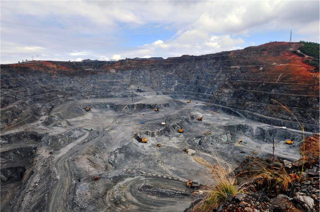 澳大利亚手握全球最大矿商，一天入账10个亿，在国内捞金130年