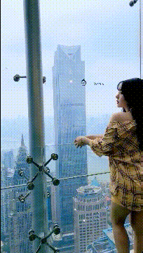 内涵的美女GIF图：妹子果然是好功夫！
