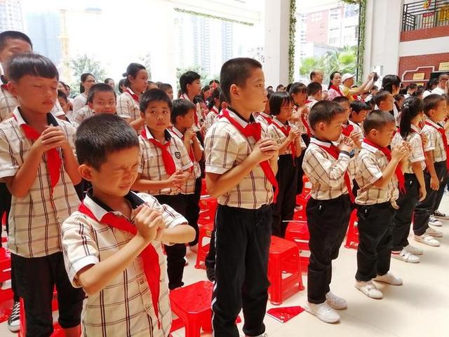 广西展图建筑工程覃锋