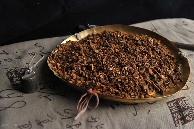 手脚冰凉怎么办？试试小米桂圆红枣粥