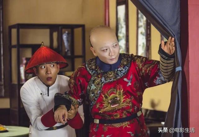 鞠婧祎关晓彤做相同的动作(贾玲对鞠婧祎和关晓彤态度)