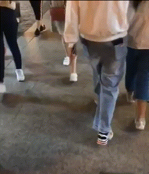 爆笑的GIF趣图：这是一架有想法的飞机！