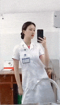 很邪恶的妹子GIF：你在凝视深渊的时候，深渊也在凝视你