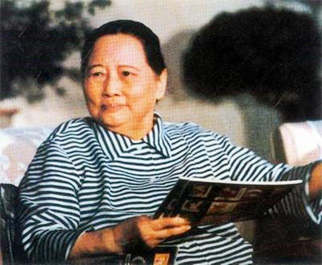 宋氏三姐妹最后的晚餐：定制一六斤大月饼，全家小心维护大姐戒令