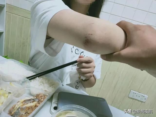 12岁女儿目睹妈妈当场身亡！视频看哭网友：教训太惨痛