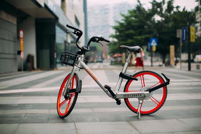 套现15亿潇洒离场，把烂摊子留给美团，胡玮炜比戴威更聪明