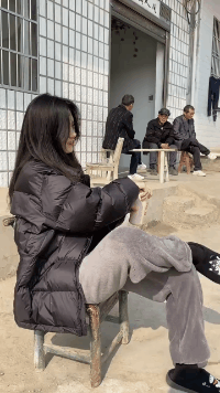 爆笑GIF动态图：回家都一个星期了，说好的相亲呢？