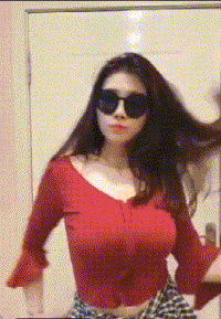 邪恶美女的动态图片：跳的是什么舞蹈！