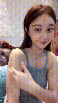 邪恶美女GIF动图：妹子这一笑，让人心都化了！