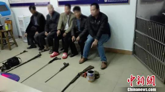 武汉枪击案：不得不问，在中国，这枪从哪冒来的？
