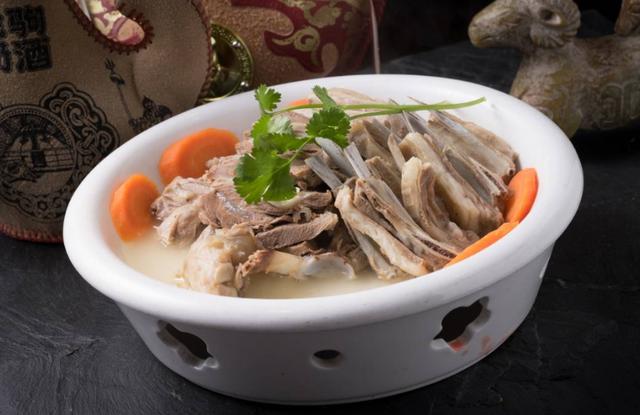 常吃羊肉对心脑血管好还是不好？想养护血管，建议做好4件事