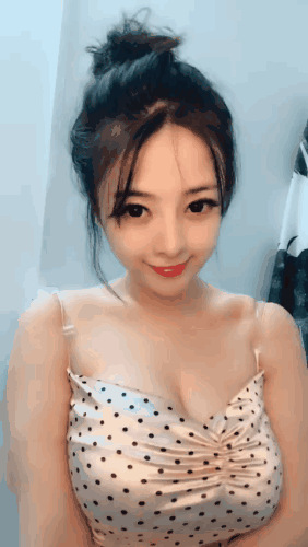 美女GIF邪恶图片：女王范霸气侧漏，有木有