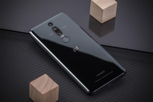 华为曾经的顶级旗舰，鸿蒙OS+2K屏+256GB存储，如今降至2000元