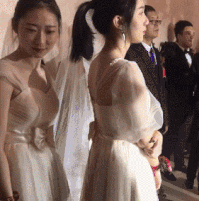 爆笑的动态图片：这是我见过最油腻的的伴娘！