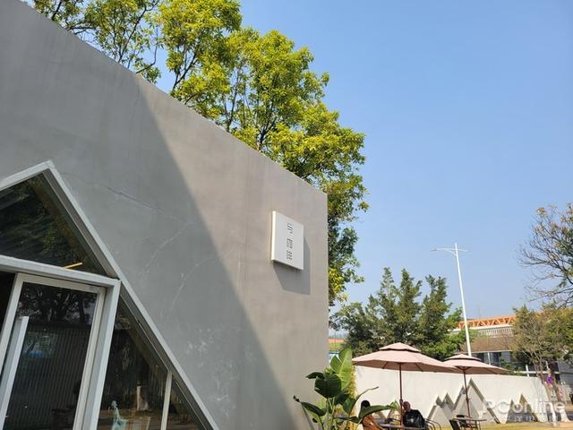 曲屏手机用腻了，快来考虑一下这些直屏好物吧