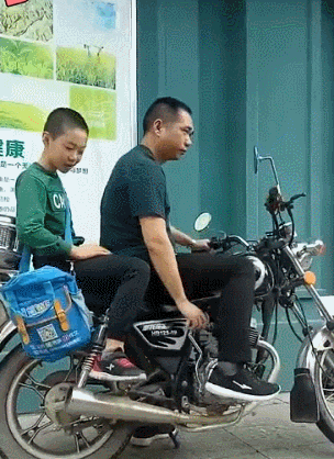 爆笑的GIF动态图：这个是从侏罗纪时代穿越过来的吗？