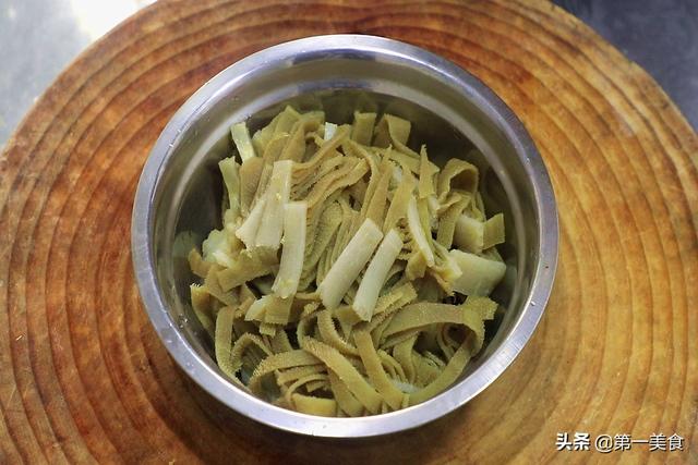 毛肚只能涮著吃？大廚教你做地道過江毛肚，麻辣脆爽，10秒出鍋 健身 第3张