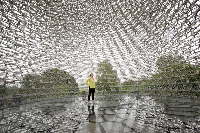 迪拜的建筑工程立靣展显