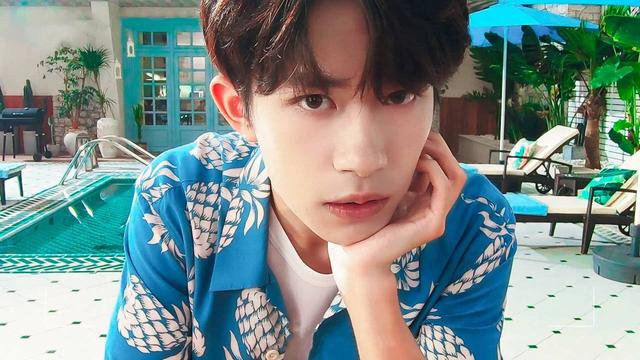 易烊千玺长相越来越硬朗(易烊千玺怎么越长越帅)