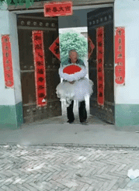 爆笑的GIF动图：女士们先生们，请你跟我一起来