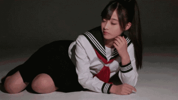 内涵美女GIF动图：不管这个女孩在哪个城市，我一定要得到她！