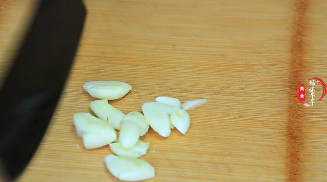 立夏后重在养心，建议多吃“5红菜，3红果”，保护血管，健康过夏
