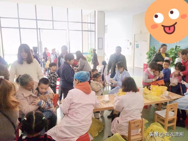 幼儿园接种新冠疫苗，女生大多坚强，男生却哭一大片，这是为啥？