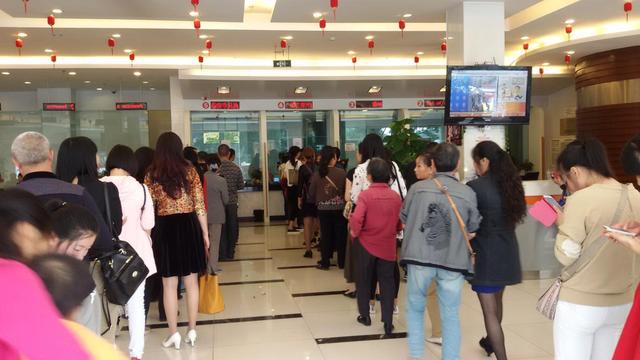 国内存款总额229.22万亿，人均存款6.99万，却人均负债22.77万