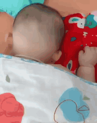 有趣的动态图GIF：夜间的地铁充满了爱